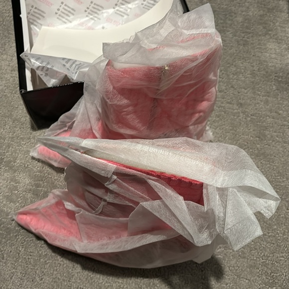 Pink booties - Picture 3 of 9